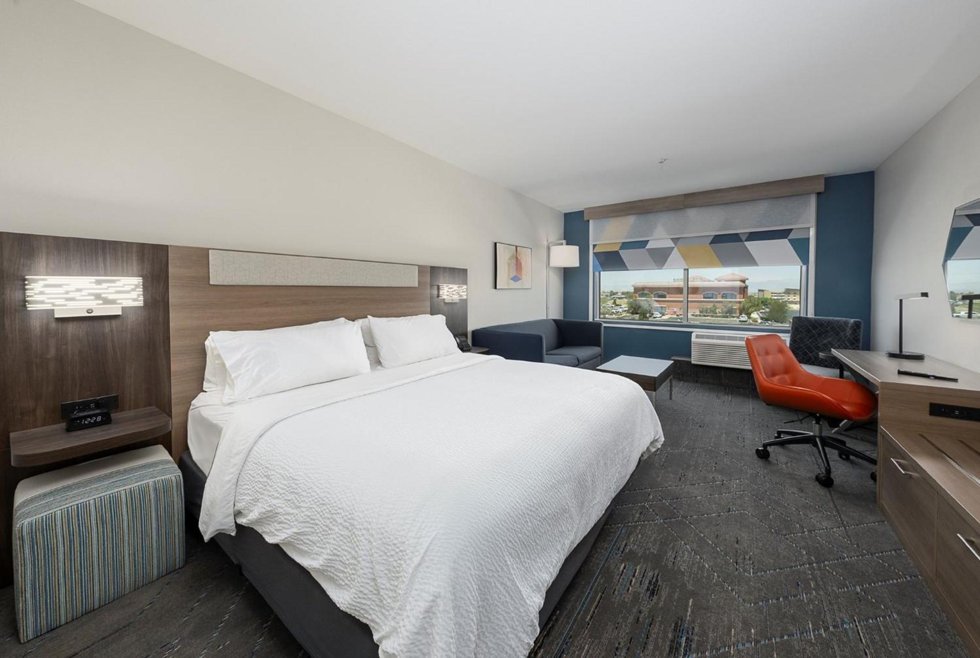 Holiday Inn Express & Suites Ridgecrest - China Lake By Ihg Exteriér fotografie