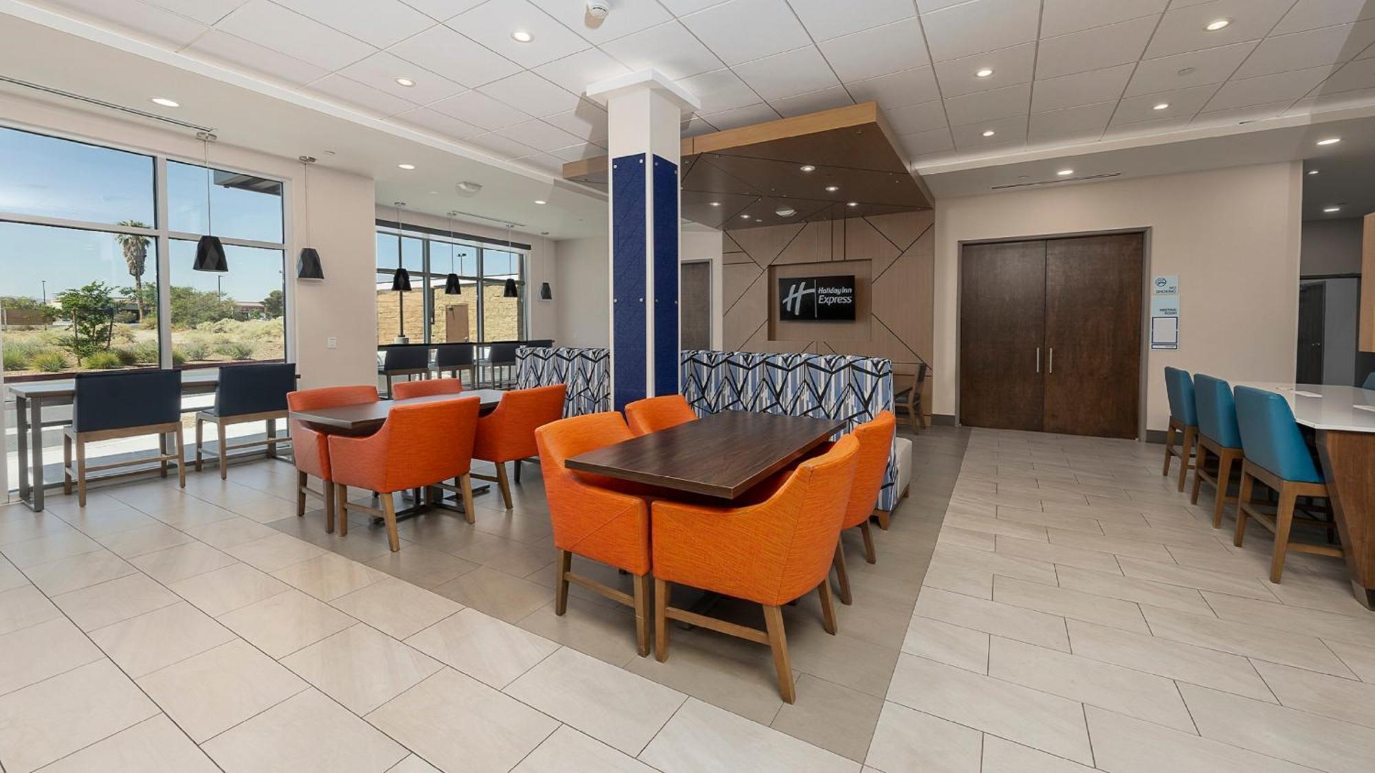 Holiday Inn Express & Suites Ridgecrest - China Lake By Ihg Exteriér fotografie
